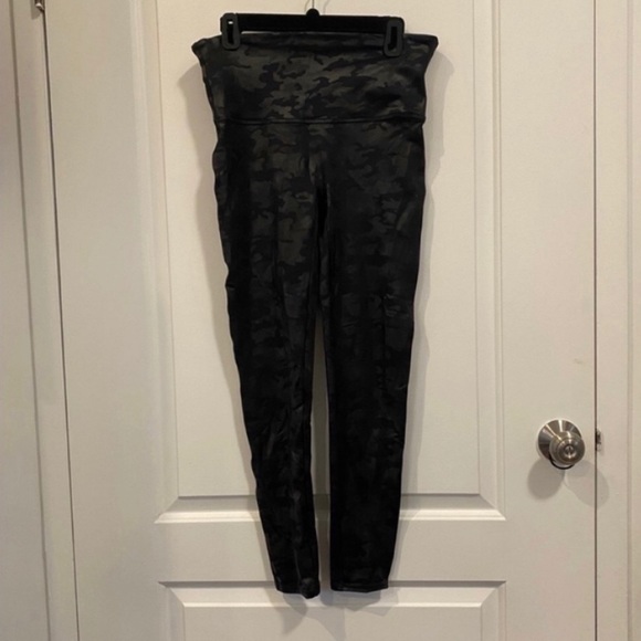 Spanx Faux Leather Camo Leggings - Picture 3 of 4